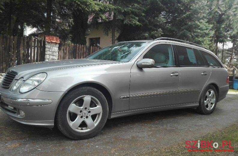 2003' Mercedes-Benz Klasa E photo #1