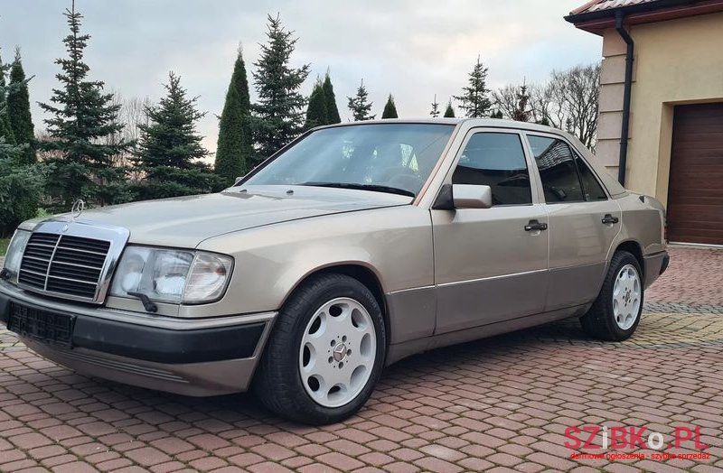 1993' Mercedes-Benz W124 photo #4