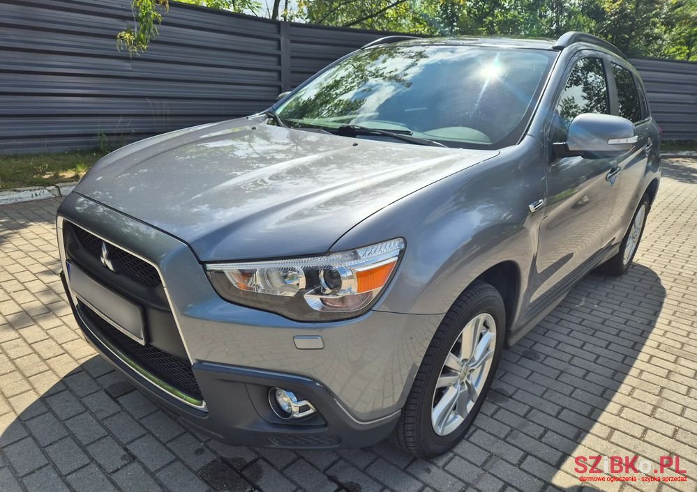 2011' Mitsubishi ASX photo #1