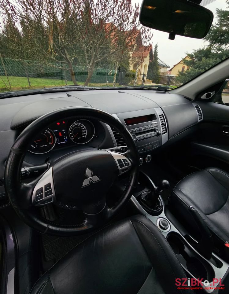 2010' Mitsubishi Outlander 2.0 Did Instyle photo #6