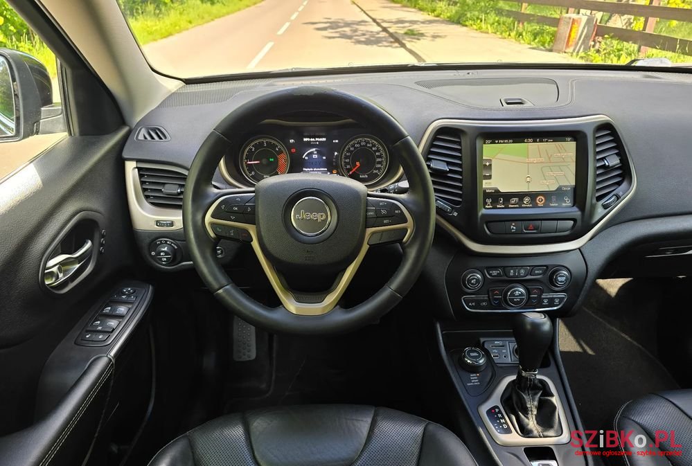 2015' Jeep Cherokee photo #4