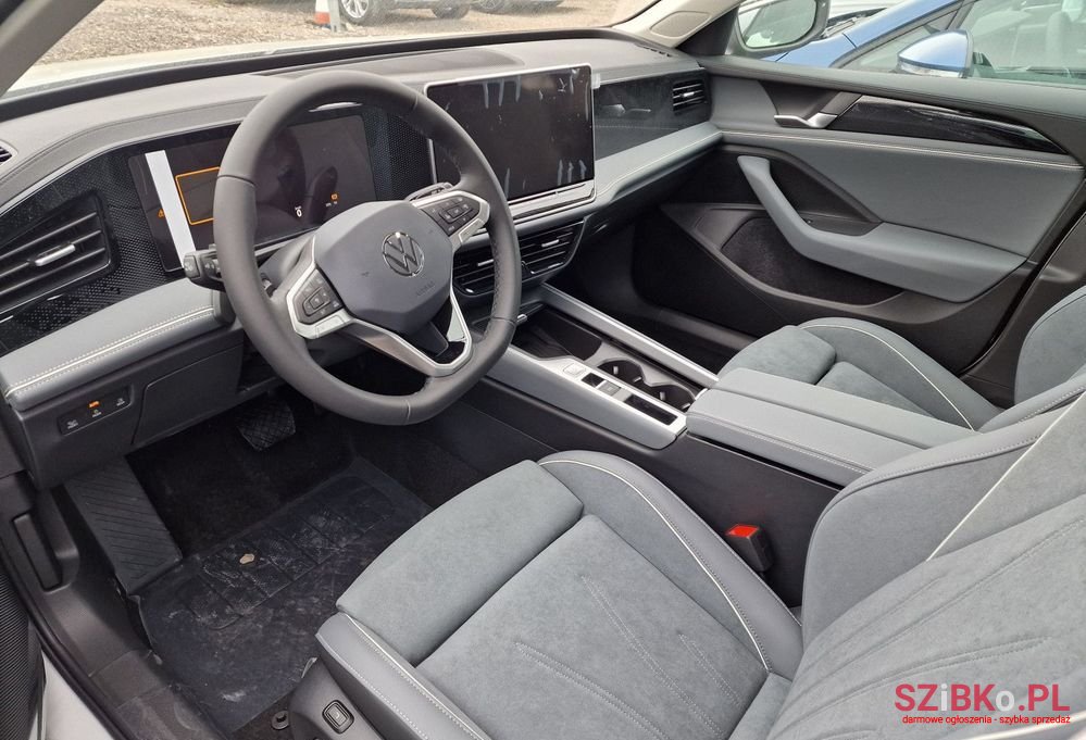 2024' Volkswagen Passat photo #5