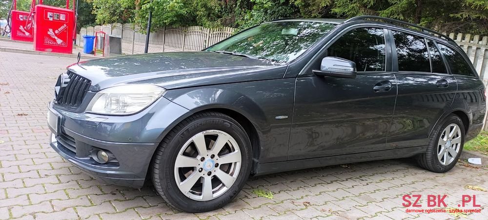 2010' Mercedes-Benz C-Class photo #2