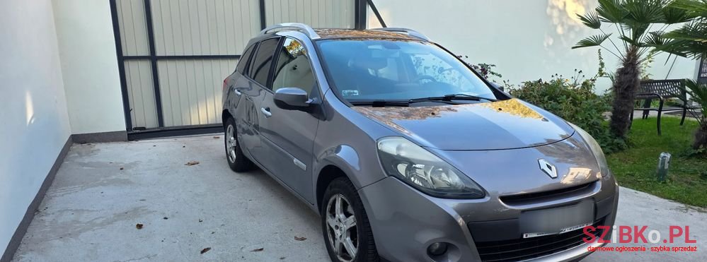 2010' Renault Clio photo #4