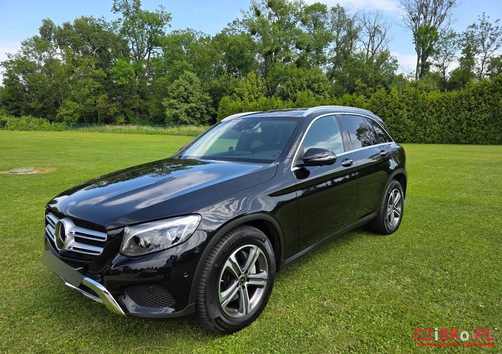 2018' Mercedes-Benz GLC 220 D 4-Matic photo #1