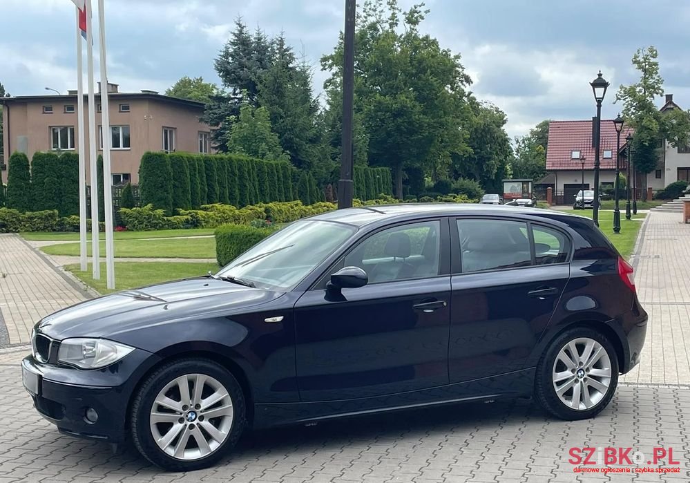 2005' BMW 1 Series 116I photo #3