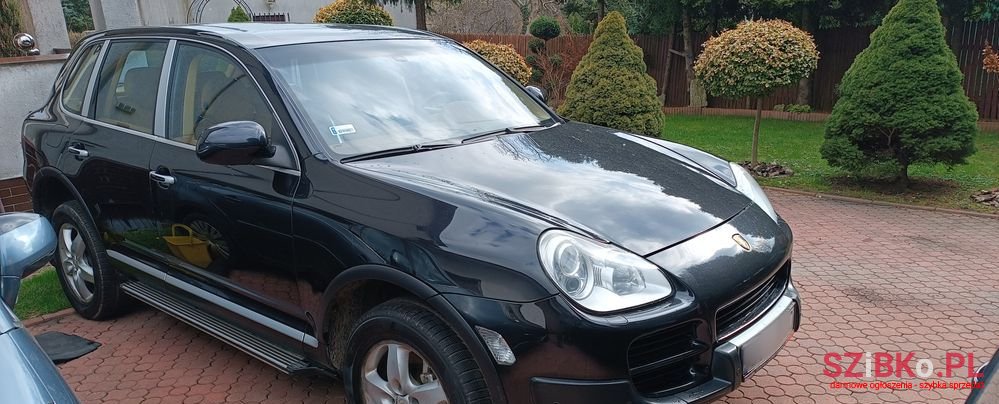 2005' Porsche Cayenne photo #5