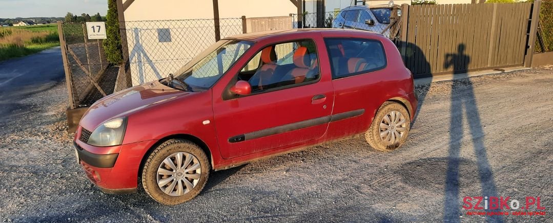 2003' Renault Clio photo #2