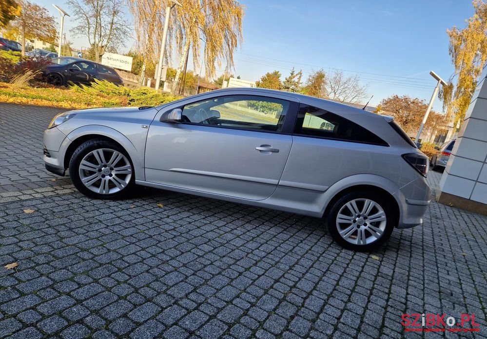 2008' Opel Astra Gtc 1.6 photo #2