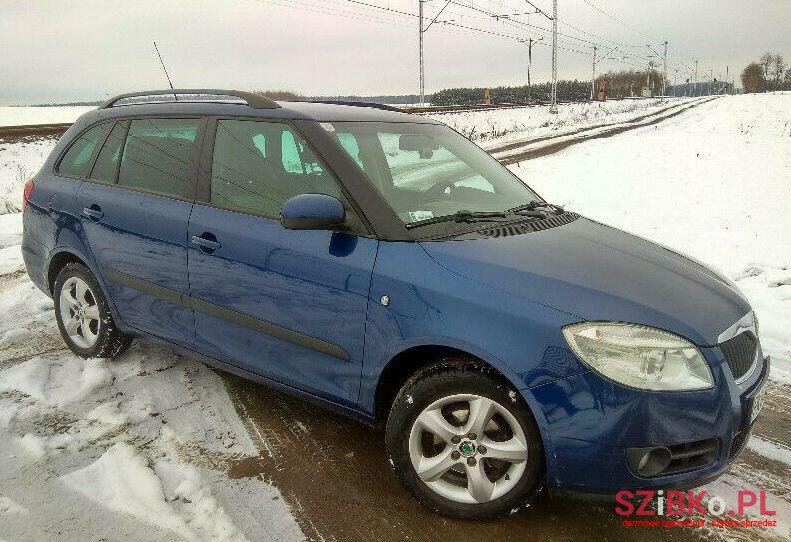 2008' Skoda Fabia photo #1