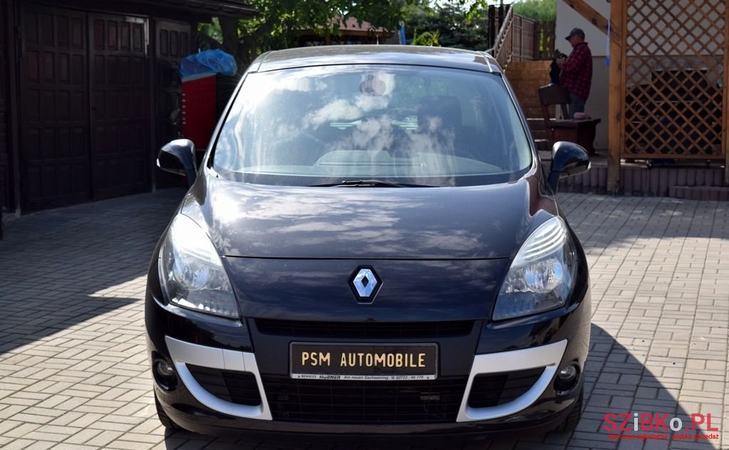 2009' Renault Scenic photo #3
