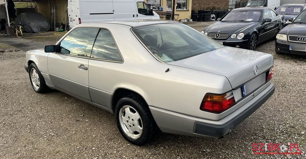 1987' Mercedes-Benz W124 photo #4