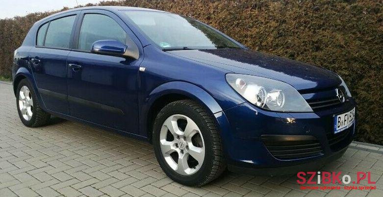 2004' Opel Astra photo #1