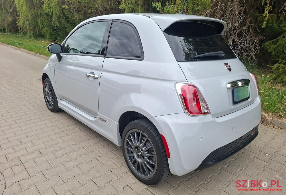 2017' Fiat 500e photo #3