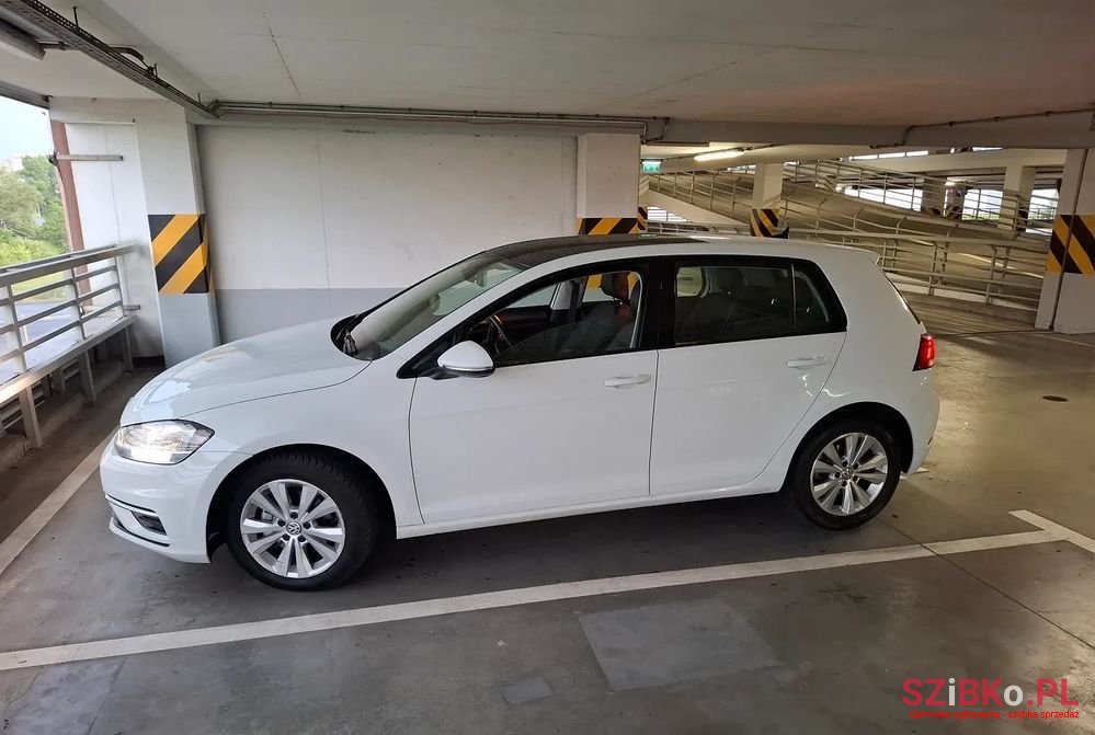 2021' Volkswagen Golf photo #2