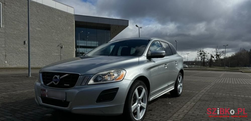 2011' Volvo Xc 60 T5 R-Design photo #2