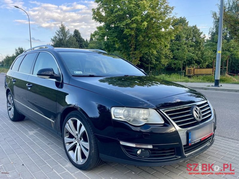 2009' Volkswagen Passat photo #2