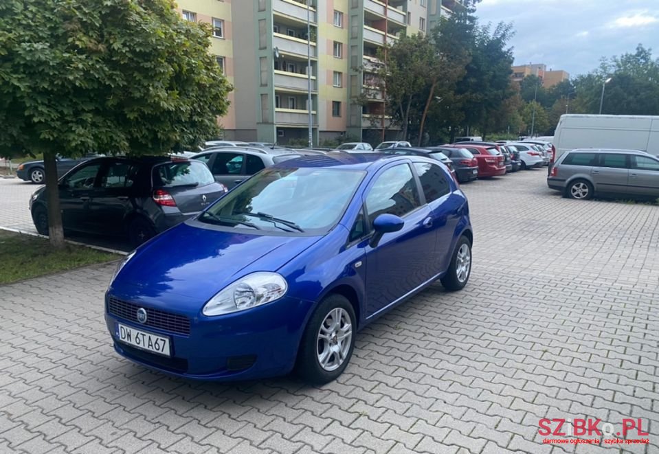 2009' Fiat Grande Punto photo #1