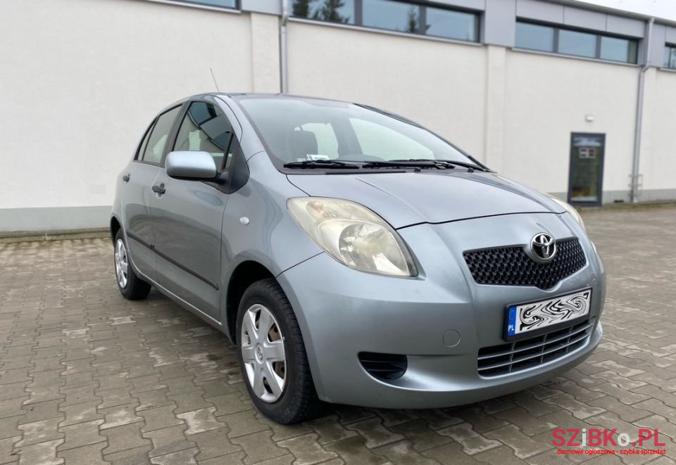 2006' Toyota Yaris photo #1