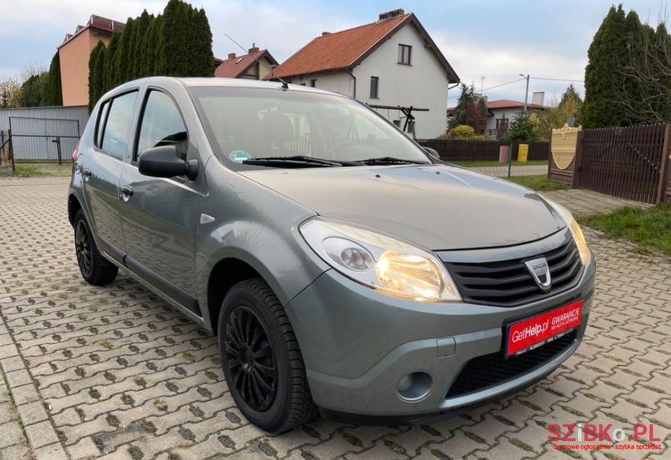 2010' Dacia Sandero photo #2