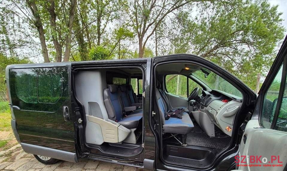 2011' Renault Trafic photo #6