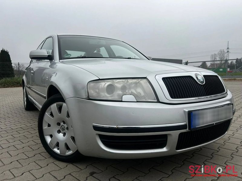 2003' Skoda Superb 2.8 V6 Platinum photo #4