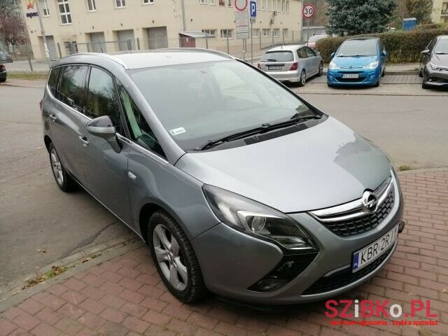 2012' Opel Zafira photo #2