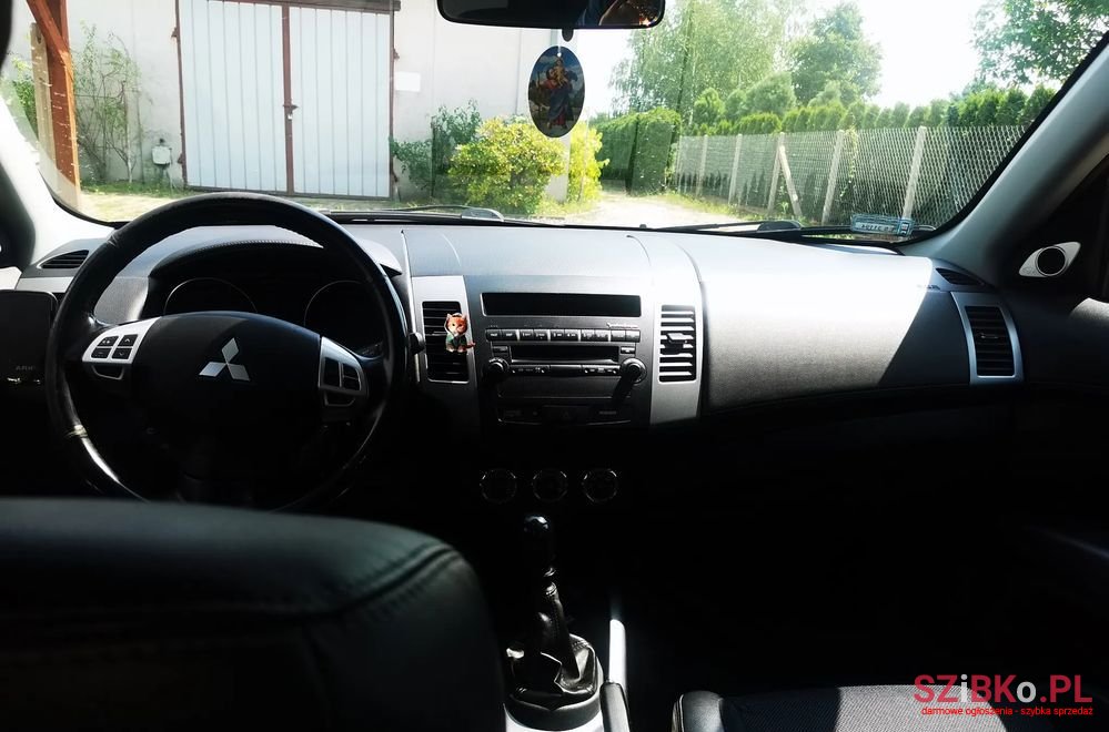 2010' Mitsubishi Outlander 2.0 Did Intense + photo #3