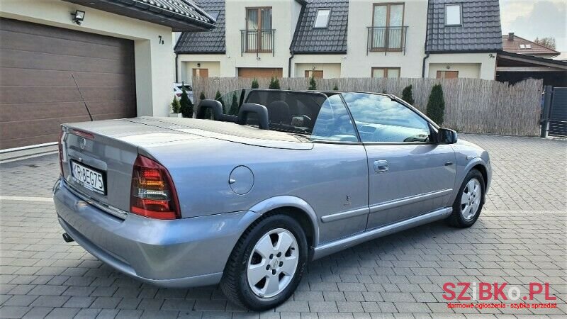 2004' Opel Astra photo #1