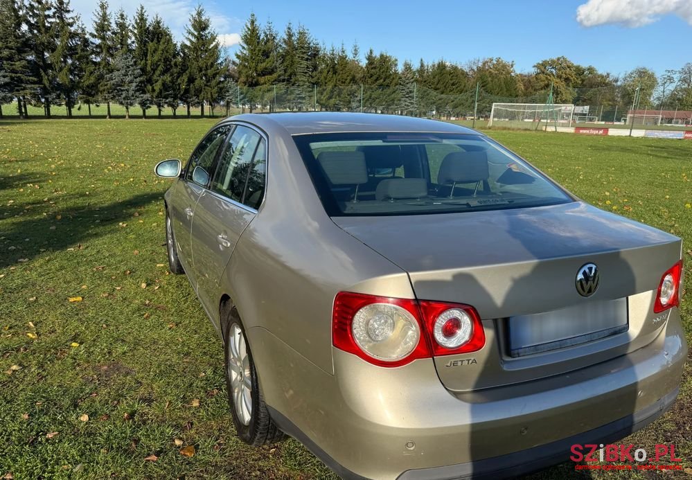 2006' Volkswagen Jetta 2.0 Fsi Comfortline photo #5