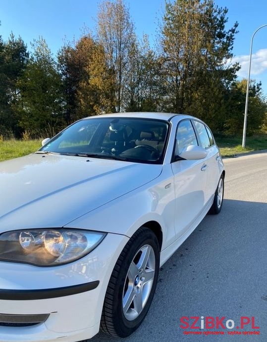 2008' BMW 1 Series photo #6