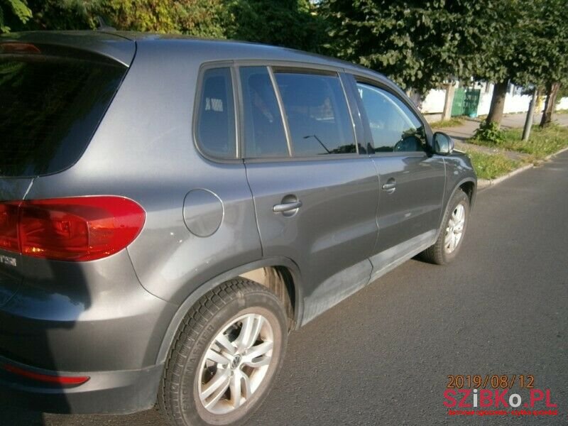 2012' Volkswagen Tiguan photo #2