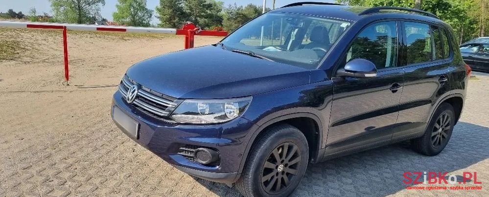 2016' Volkswagen Tiguan photo #2