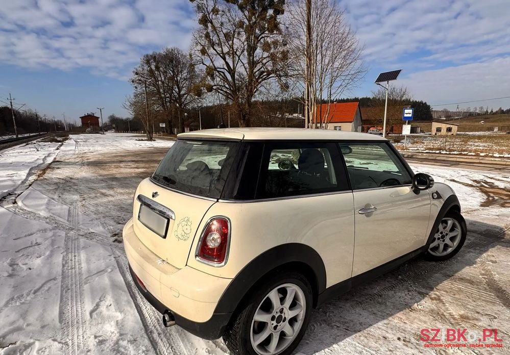 2009' MINI One Standard photo #3