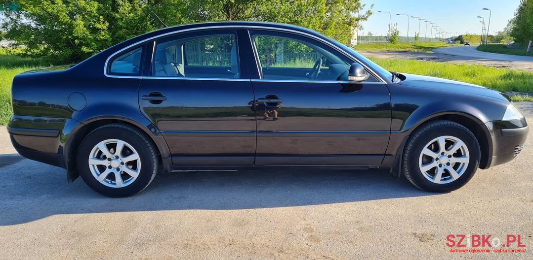 2003' Volkswagen Passat photo #4