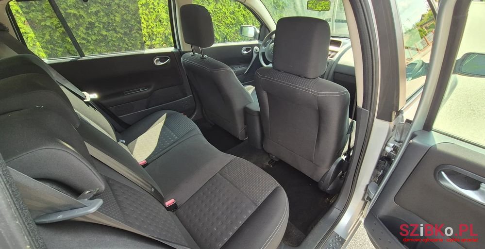 2005' Renault Megane photo #5