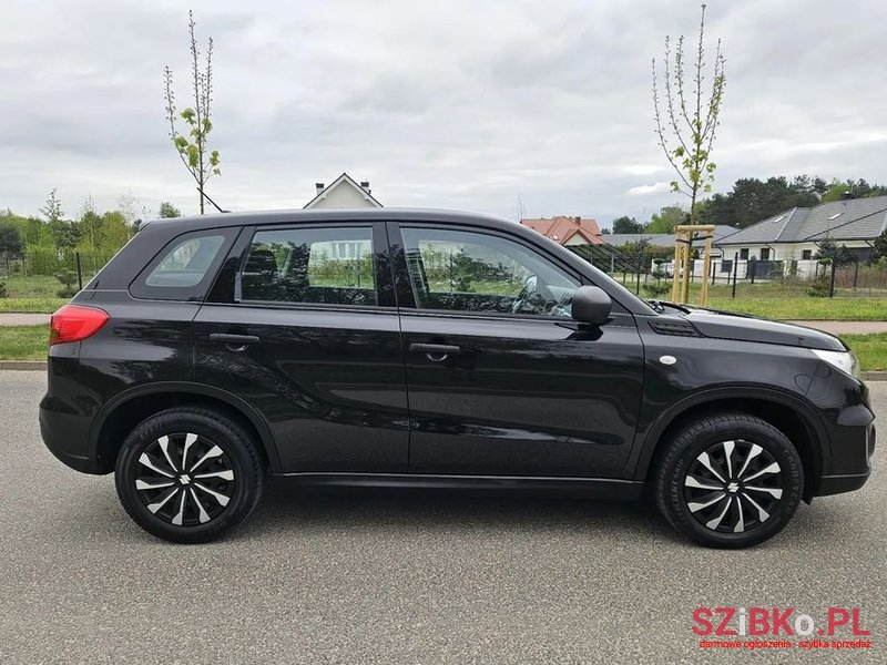 2015' Suzuki Vitara photo #2