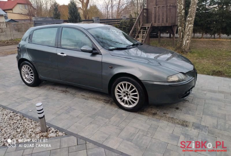 2002' Alfa Romeo 147 photo #1
