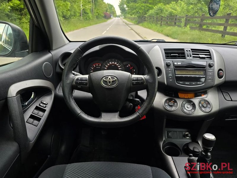 2010' Toyota RAV4 photo #4