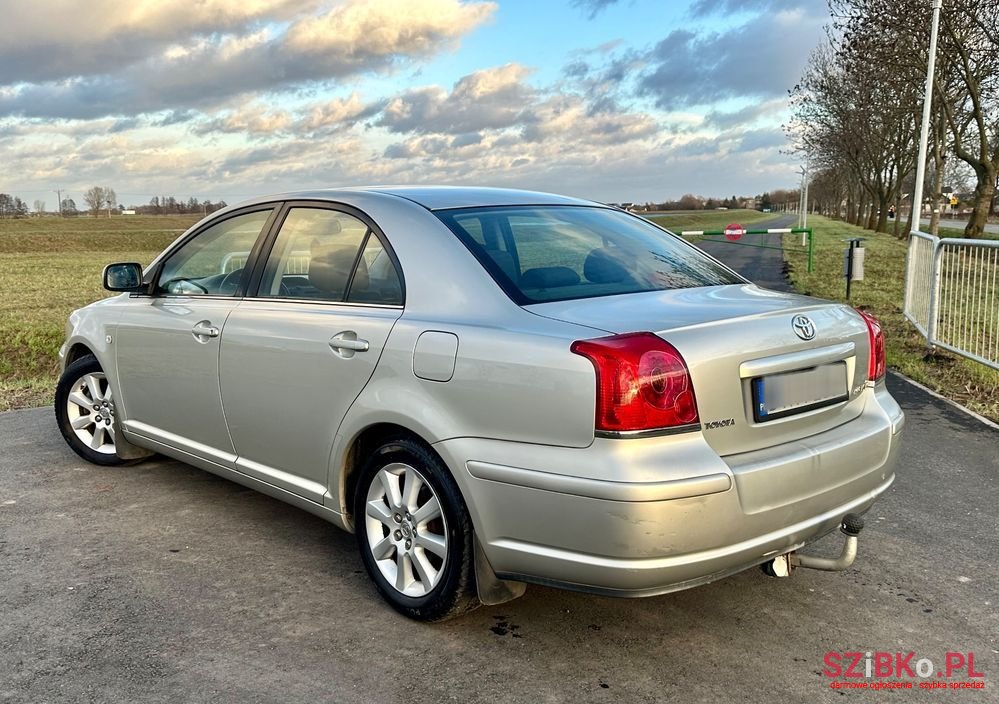 2004' Toyota Avensis 1.8 Vvt-I Sol photo #2