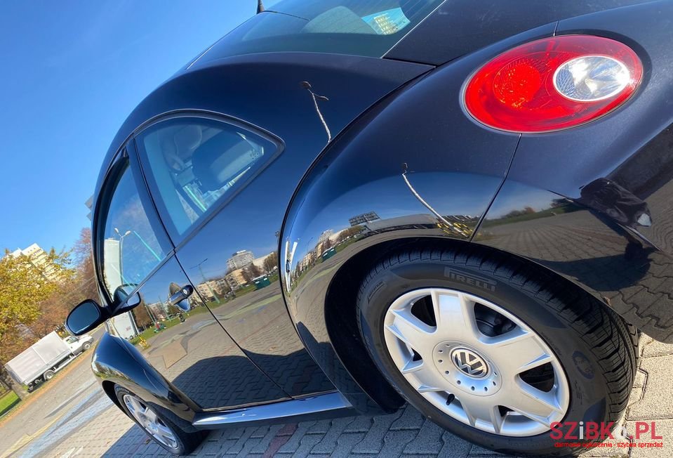 2007' Volkswagen New Beetle photo #3