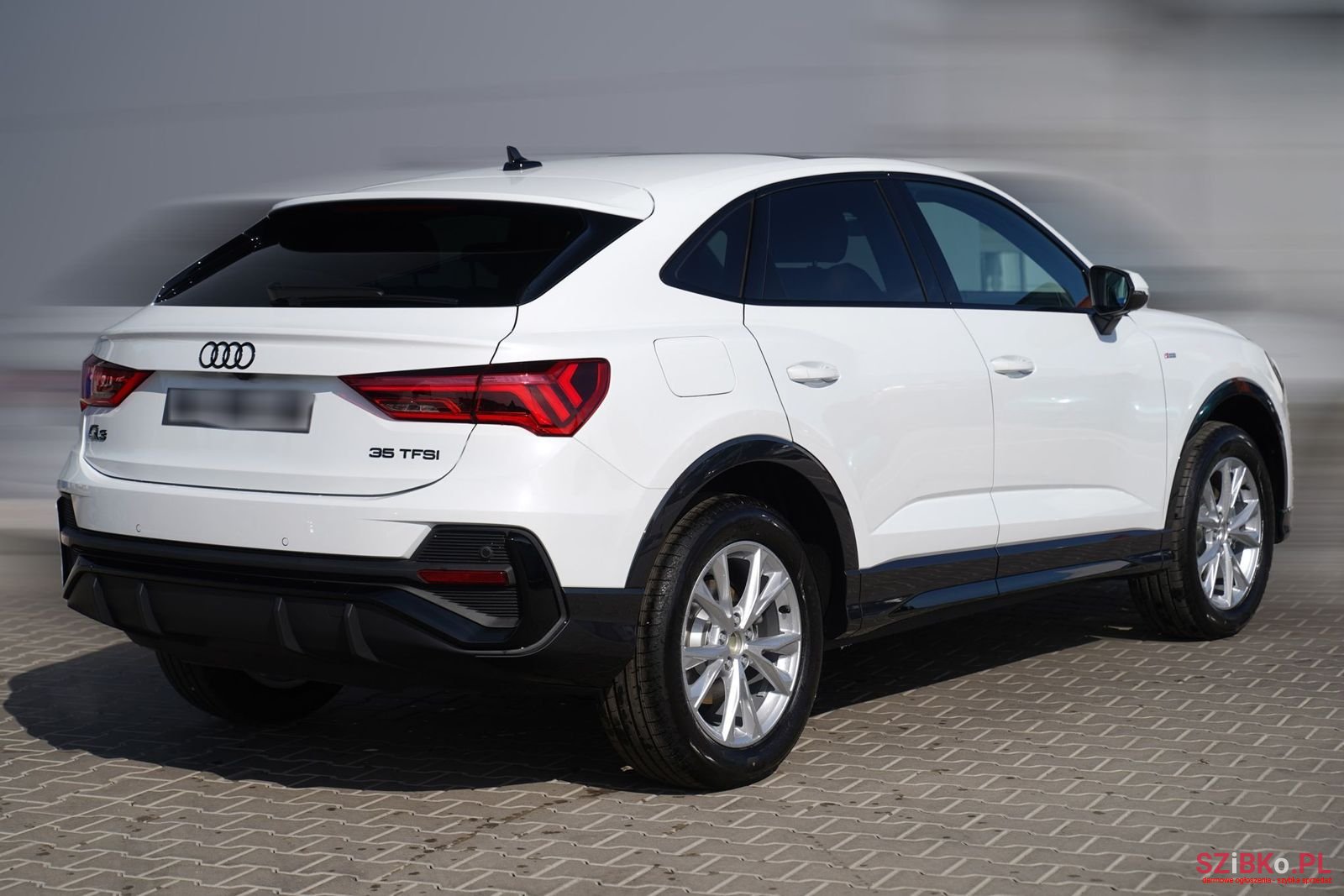 2023' Audi Q3 photo #3