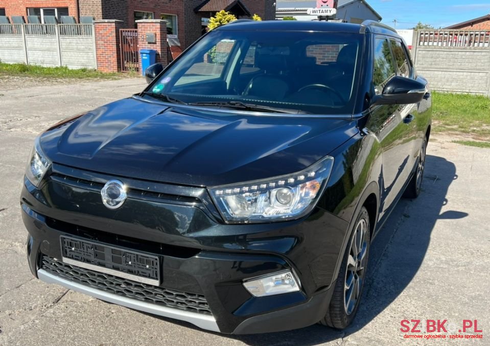 2015' SsangYong Tivoli photo #1