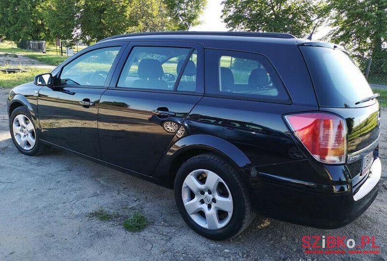 2006' Opel Astra photo #1