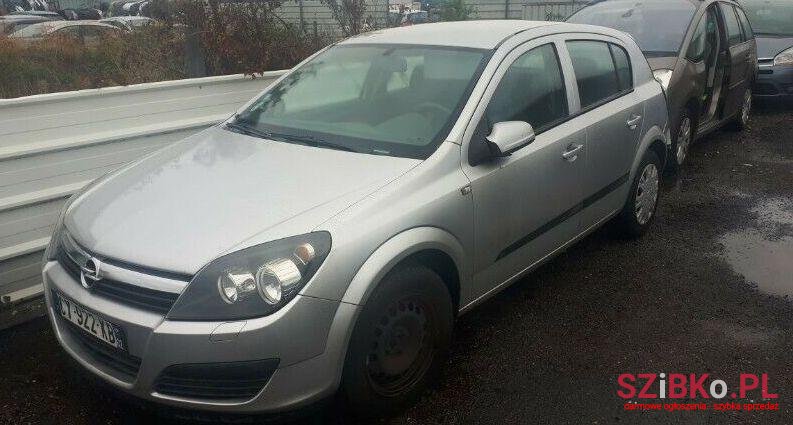 2006' Opel Astra photo #1