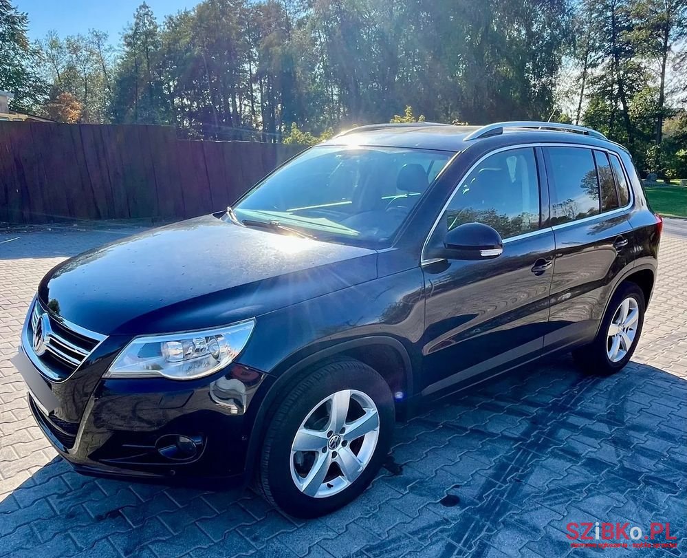 2010' Volkswagen Tiguan photo #5