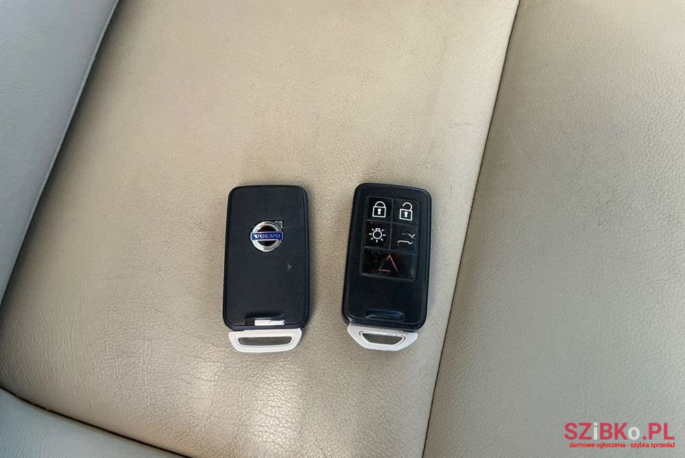 2015' Volvo Xc 60 D4 Momentum photo #5