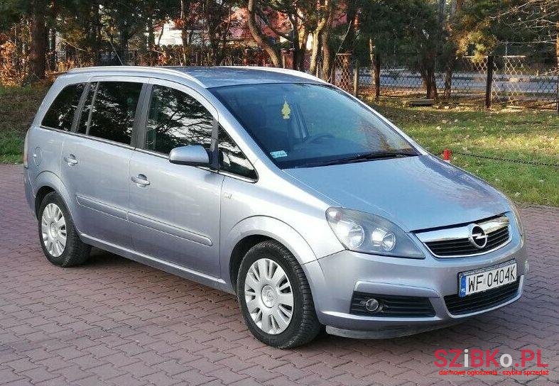 2007' Opel Zafira photo #1