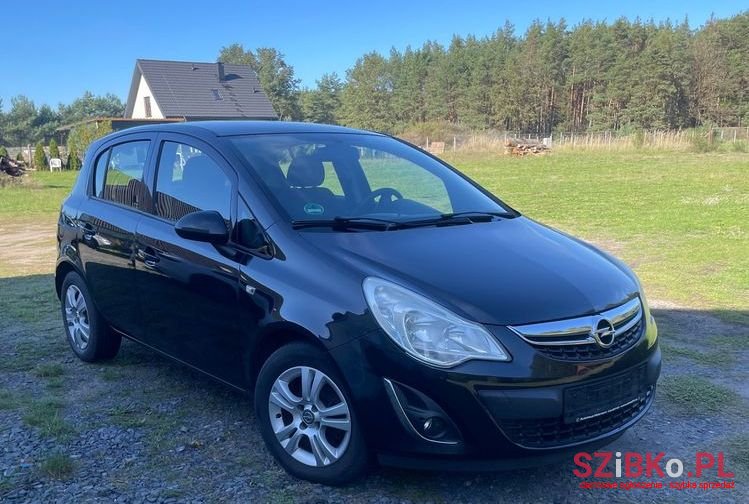 2013' Opel Corsa photo #1