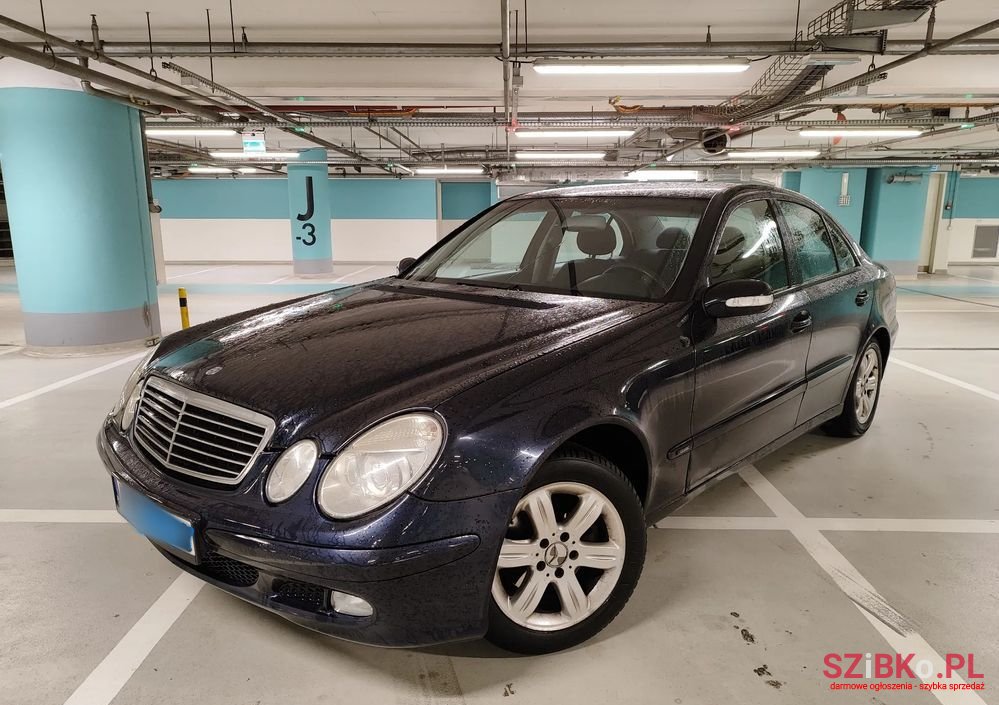 2003' Mercedes-Benz E-Class 240 Elegance photo #2